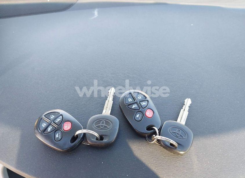 Photo 11 of 2012 Toyota Sienna XLE V6 8 PASSENGER (VIN 5TDYK3DC2CS271503)