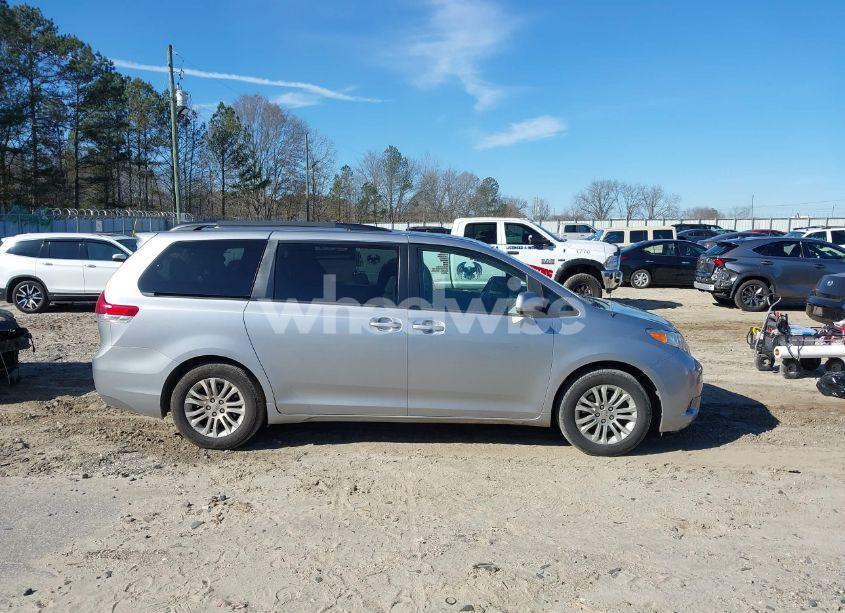 Photo 13 of 2012 Toyota Sienna XLE V6 8 PASSENGER (VIN 5TDYK3DC2CS271503)