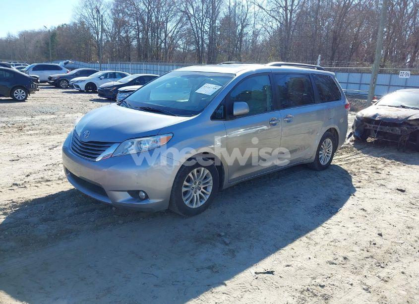 Photo 2 of 2012 Toyota Sienna XLE V6 8 PASSENGER (VIN 5TDYK3DC2CS271503)
