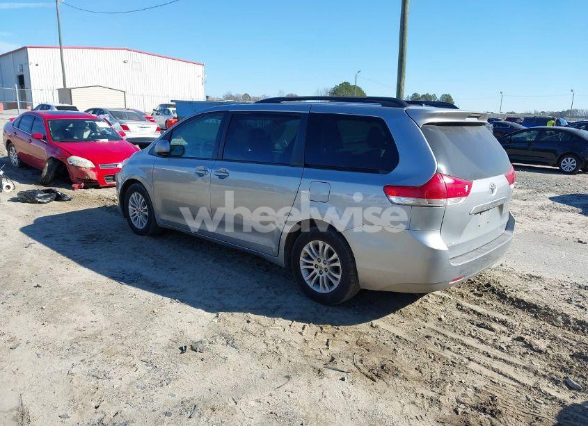 Photo 3 of 2012 Toyota Sienna XLE V6 8 PASSENGER (VIN 5TDYK3DC2CS271503)