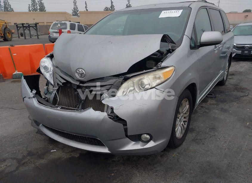 Photo 2 of 2012 Toyota Sienna XLE/LIMITED (VIN 5TDYK3DC2CS277785)