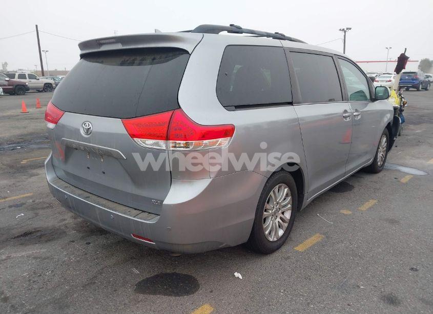 Photo 4 of 2012 Toyota Sienna XLE/LIMITED (VIN 5TDYK3DC2CS277785)