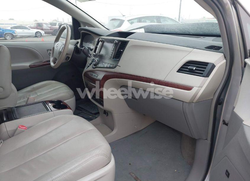 Photo 5 of 2012 Toyota Sienna XLE/LIMITED (VIN 5TDYK3DC2CS277785)