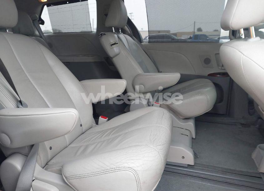 Photo 8 of 2012 Toyota Sienna XLE/LIMITED (VIN 5TDYK3DC2CS277785)