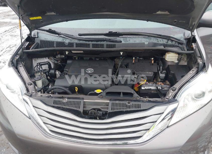 Photo 10 of 2013 Toyota Sienna XLE V6 8 PASSENGER (VIN 5TDYK3DC2DS293583)