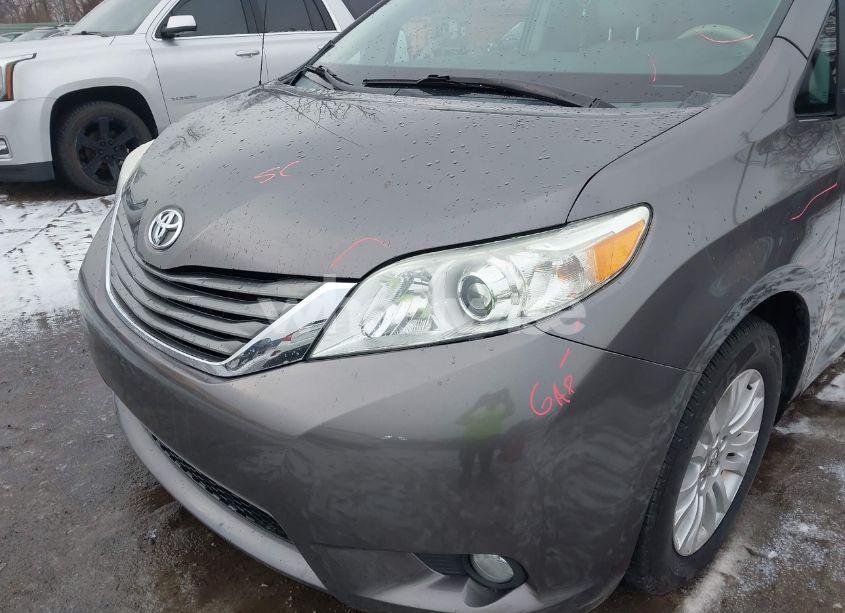 Photo 17 of 2013 Toyota Sienna XLE V6 8 PASSENGER (VIN 5TDYK3DC2DS293583)