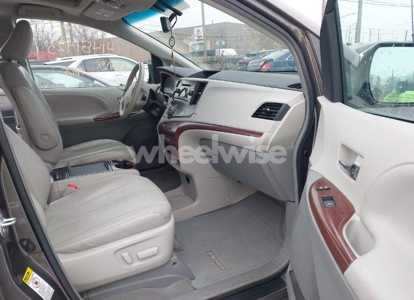 Photo 5 of 2013 Toyota Sienna XLE V6 8 PASSENGER (VIN 5TDYK3DC2DS293583)