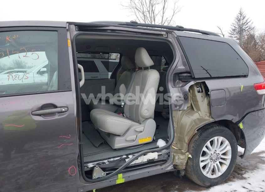 Photo 6 of 2013 Toyota Sienna XLE V6 8 PASSENGER (VIN 5TDYK3DC2DS293583)