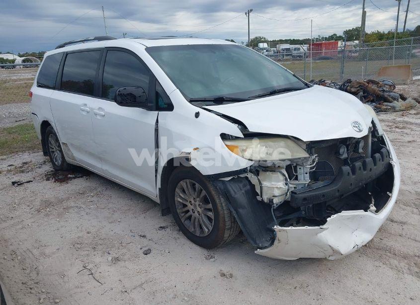2013 Toyota Sienna XLE V6 8 PASSENGER (VIN 5TDYK3DC2DS347500) main photo