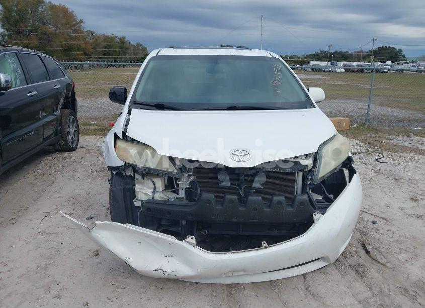 Photo 12 of 2013 Toyota Sienna XLE V6 8 PASSENGER (VIN 5TDYK3DC2DS347500)