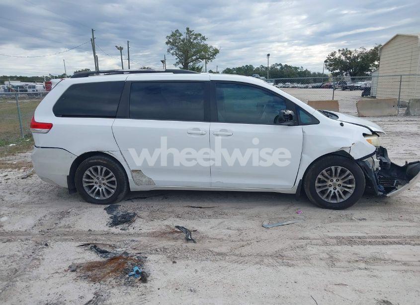 Photo 13 of 2013 Toyota Sienna XLE V6 8 PASSENGER (VIN 5TDYK3DC2DS347500)