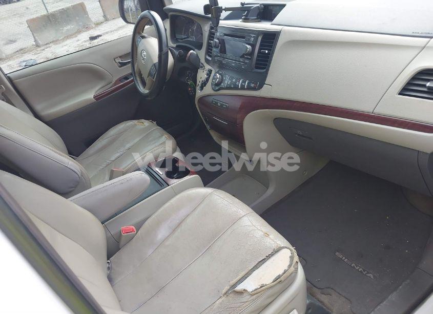 Photo 5 of 2013 Toyota Sienna XLE V6 8 PASSENGER (VIN 5TDYK3DC2DS347500)