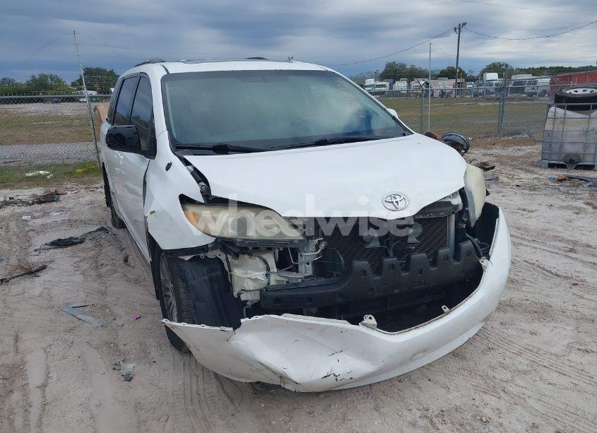 Photo 6 of 2013 Toyota Sienna XLE V6 8 PASSENGER (VIN 5TDYK3DC2DS347500)