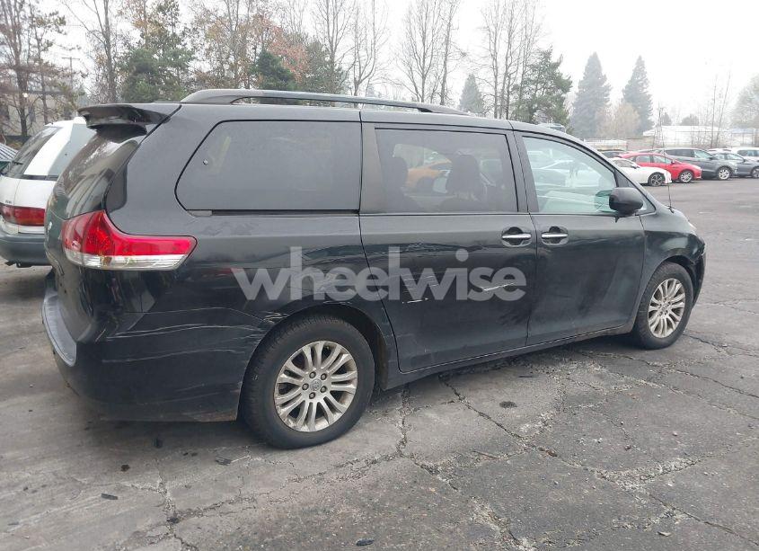 Photo 14 of 2013 Toyota Sienna XLE/LIMITED (VIN 5TDYK3DC2DS355614)