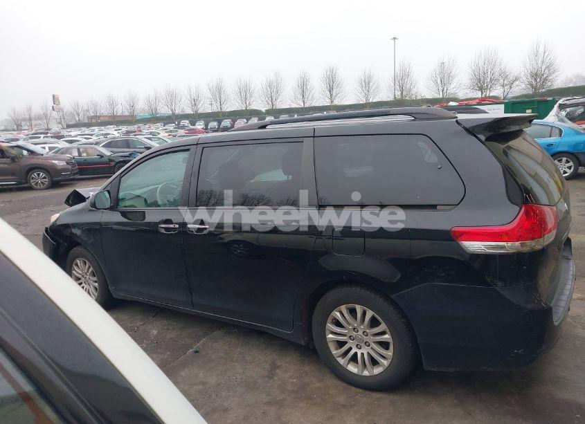 Photo 15 of 2013 Toyota Sienna XLE/LIMITED (VIN 5TDYK3DC2DS355614)