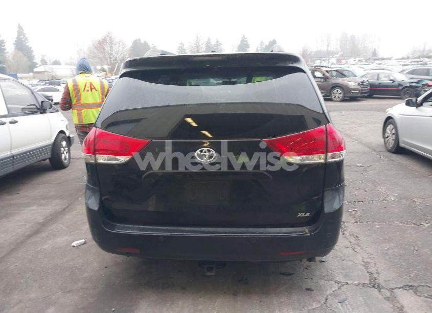 Photo 17 of 2013 Toyota Sienna XLE/LIMITED (VIN 5TDYK3DC2DS355614)