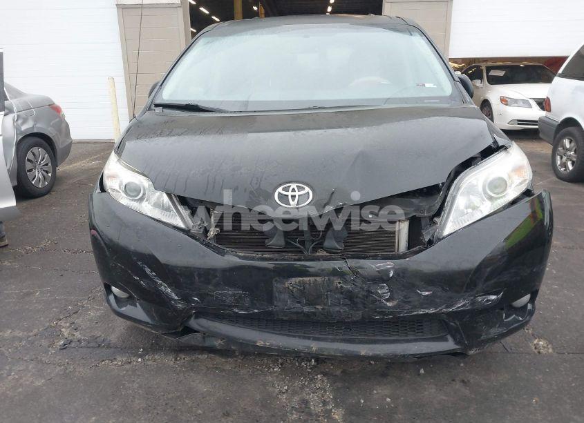 Photo 6 of 2013 Toyota Sienna XLE/LIMITED (VIN 5TDYK3DC2DS355614)
