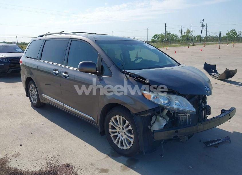 2013 Toyota Sienna XLE V6 8 PASSENGER (VIN 5TDYK3DC2DS356018) main photo