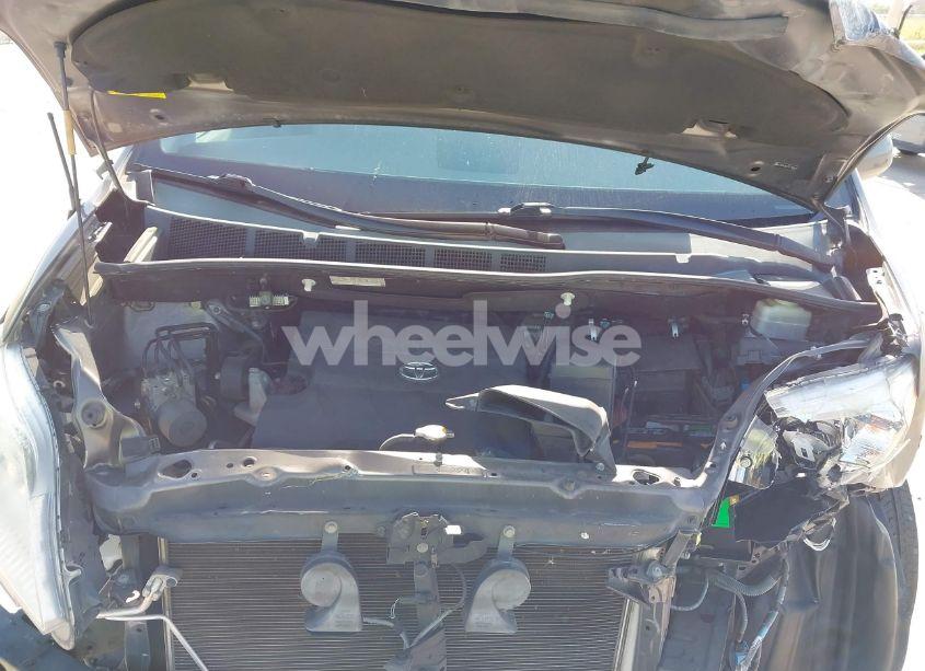 Photo 10 of 2013 Toyota Sienna XLE V6 8 PASSENGER (VIN 5TDYK3DC2DS356018)