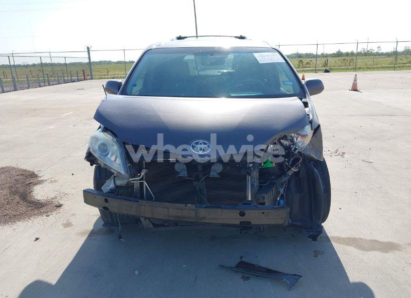 Photo 6 of 2013 Toyota Sienna XLE V6 8 PASSENGER (VIN 5TDYK3DC2DS356018)