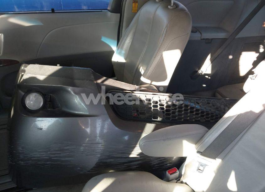 Photo 12 of 2014 Toyota Sienna XLE V6 8 PASSENGER (VIN 5TDYK3DC2ES412072)