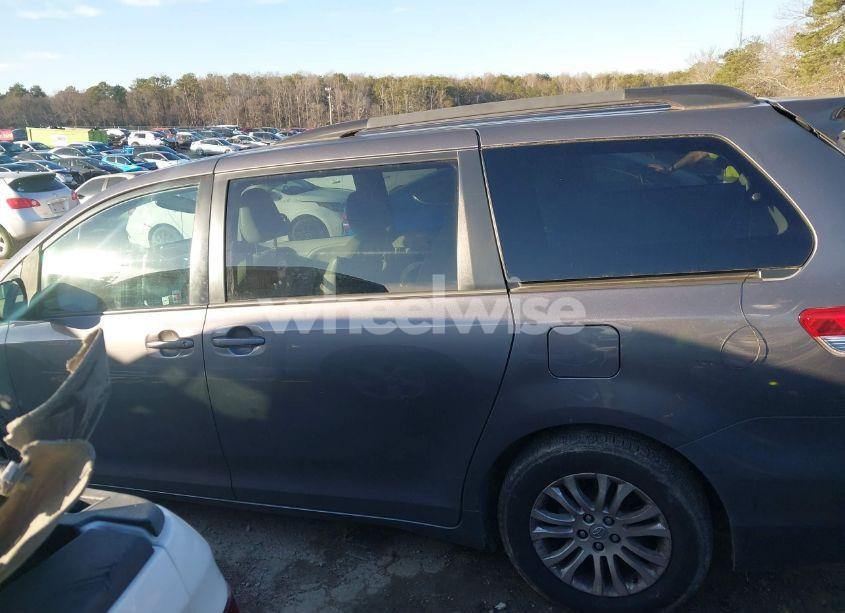 Photo 15 of 2014 Toyota Sienna XLE V6 8 PASSENGER (VIN 5TDYK3DC2ES412072)