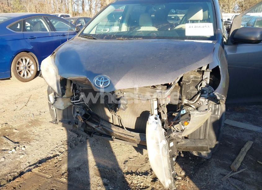 Photo 6 of 2014 Toyota Sienna XLE V6 8 PASSENGER (VIN 5TDYK3DC2ES412072)