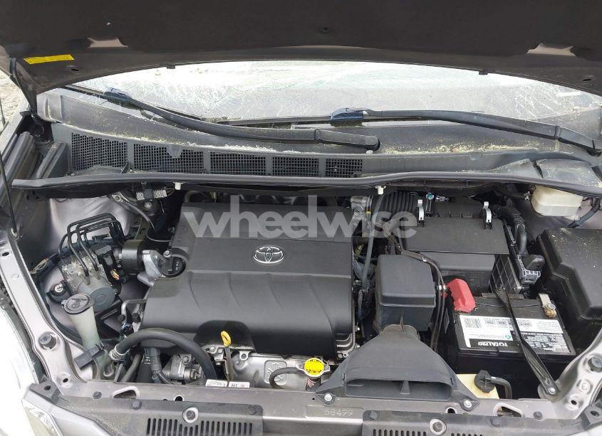 Photo 10 of 2014 Toyota Sienna XLE V6 8 PASSENGER (VIN 5TDYK3DC2ES420737)