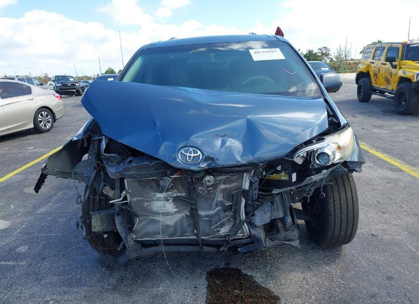 Photo 12 of 2014 Toyota Sienna XLE V6 8 PASSENGER (VIN 5TDYK3DC2ES447016)