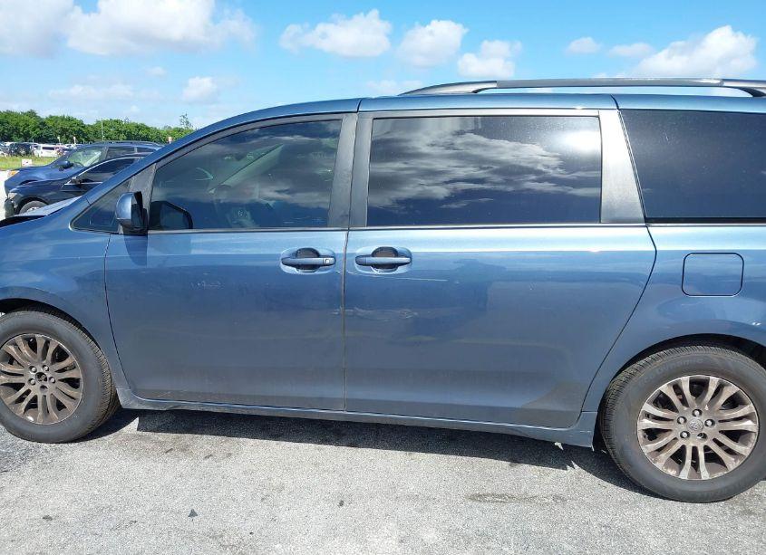 Photo 14 of 2014 Toyota Sienna XLE V6 8 PASSENGER (VIN 5TDYK3DC2ES447016)