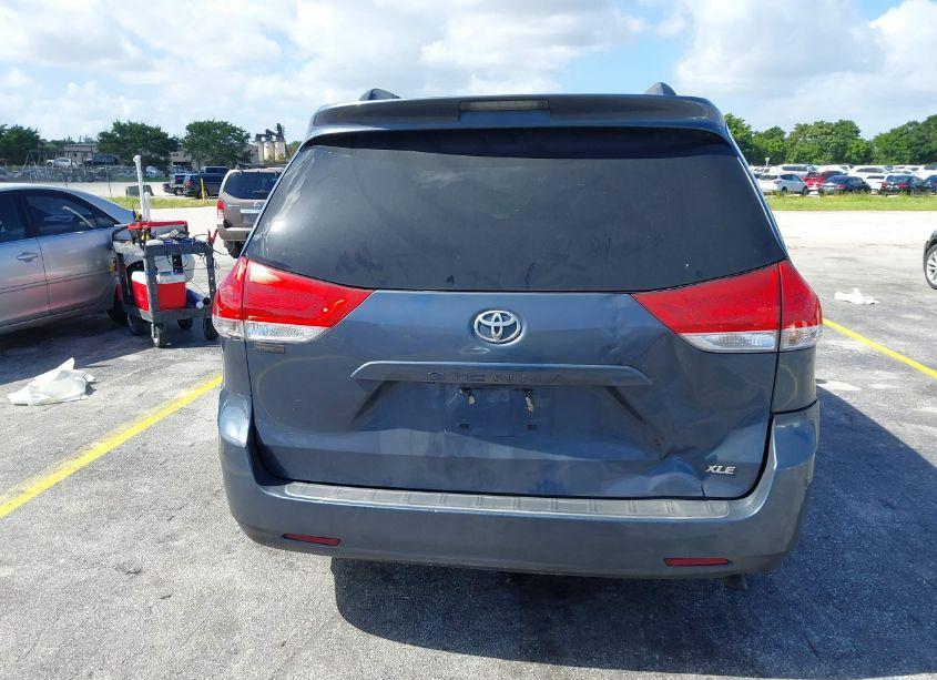 Photo 16 of 2014 Toyota Sienna XLE V6 8 PASSENGER (VIN 5TDYK3DC2ES447016)