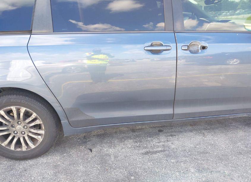 Photo 17 of 2014 Toyota Sienna XLE V6 8 PASSENGER (VIN 5TDYK3DC2ES447016)