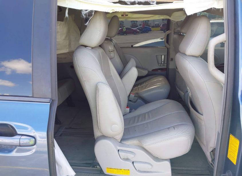Photo 8 of 2014 Toyota Sienna XLE V6 8 PASSENGER (VIN 5TDYK3DC2ES447016)