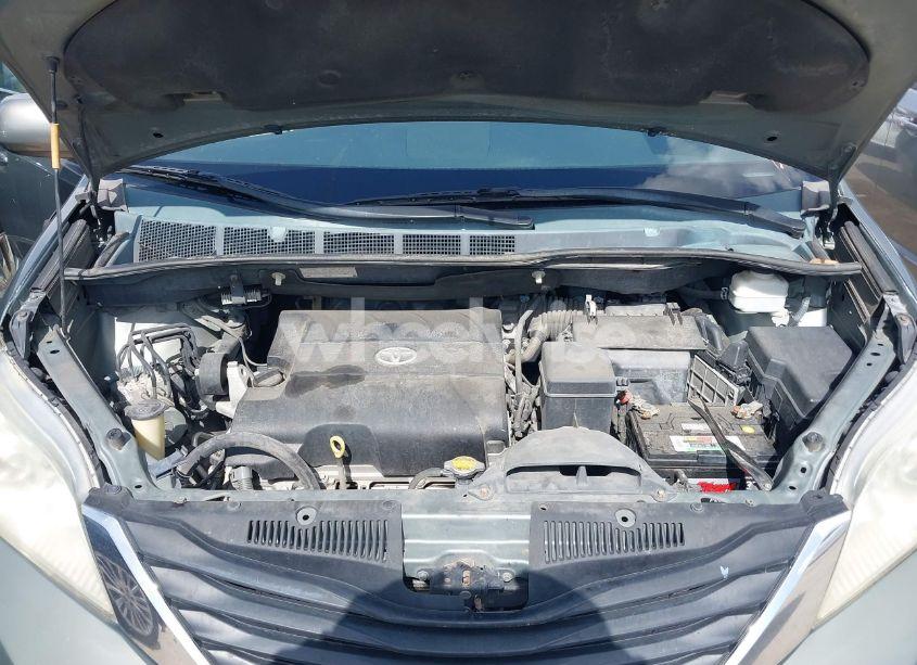 Photo 10 of 2014 Toyota Sienna XLE V6 8 PASSENGER (VIN 5TDYK3DC2ES448876)