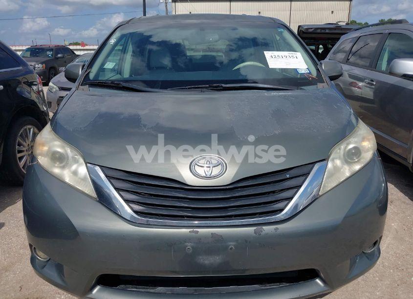 Photo 12 of 2014 Toyota Sienna XLE V6 8 PASSENGER (VIN 5TDYK3DC2ES448876)