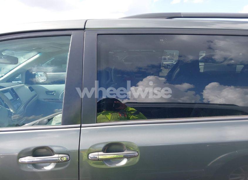 Photo 14 of 2014 Toyota Sienna XLE V6 8 PASSENGER (VIN 5TDYK3DC2ES448876)