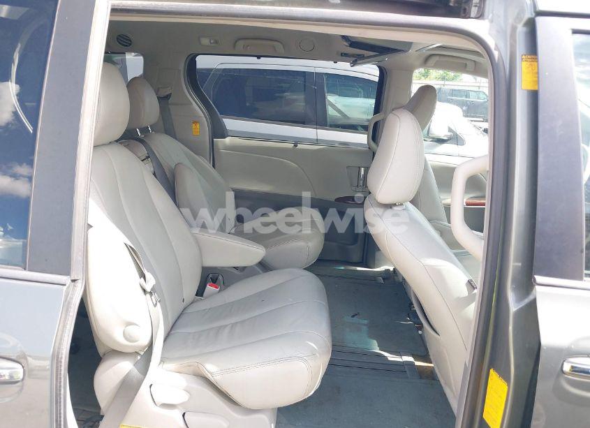 Photo 8 of 2014 Toyota Sienna XLE V6 8 PASSENGER (VIN 5TDYK3DC2ES448876)