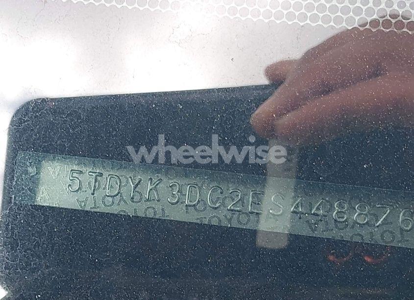 Photo 9 of 2014 Toyota Sienna XLE V6 8 PASSENGER (VIN 5TDYK3DC2ES448876)