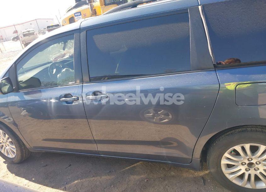 Photo 14 of 2014 Toyota Sienna XLE V6 8 PASSENGER (VIN 5TDYK3DC2ES500586)