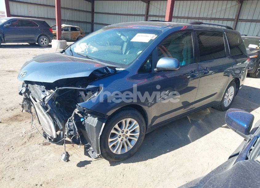 Photo 2 of 2014 Toyota Sienna XLE V6 8 PASSENGER (VIN 5TDYK3DC2ES500586)