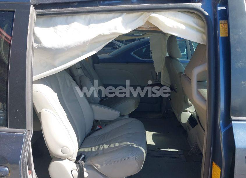 Photo 8 of 2014 Toyota Sienna XLE V6 8 PASSENGER (VIN 5TDYK3DC2ES500586)