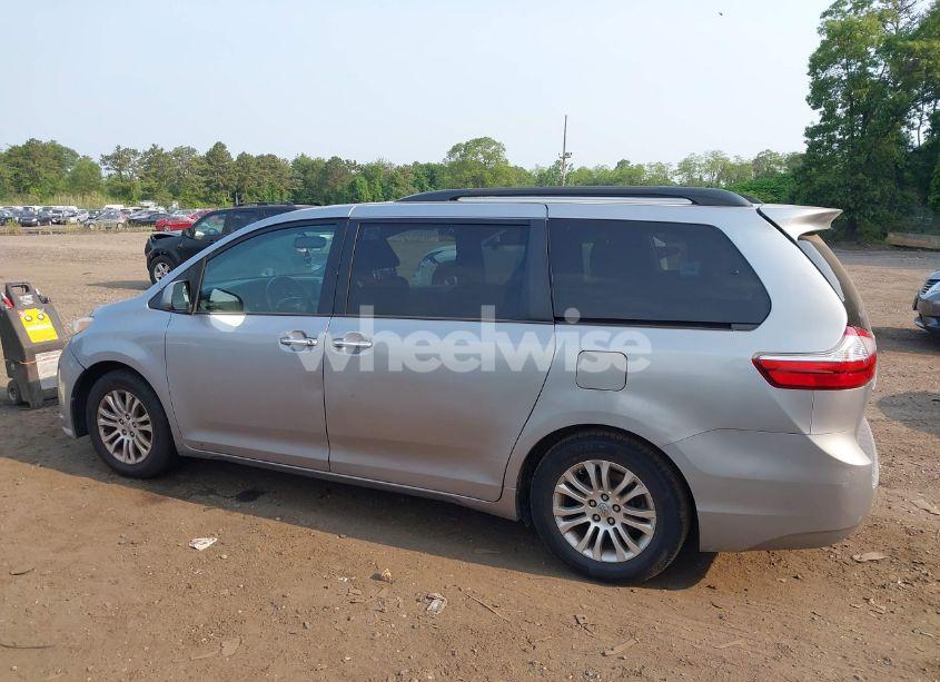 Photo 14 of 2015 Toyota Sienna XLE 8 PASSENGER (VIN 5TDYK3DC2FS582546)