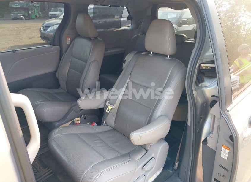 Photo 8 of 2015 Toyota Sienna XLE 8 PASSENGER (VIN 5TDYK3DC2FS582546)