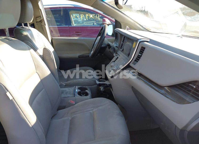 Photo 5 of 2015 Toyota Sienna XLE/LIMITED (VIN 5TDYK3DC2FS582675)