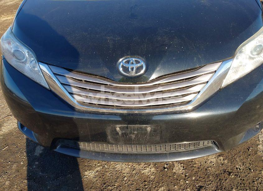 Photo 6 of 2015 Toyota Sienna XLE/LIMITED (VIN 5TDYK3DC2FS582675)