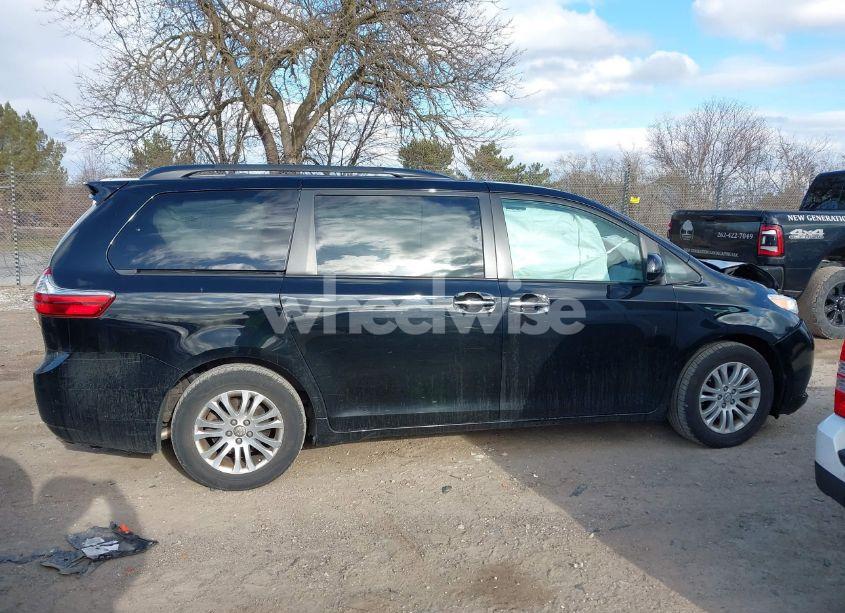 Photo 13 of 2015 Toyota Sienna XLE 8 PASSENGER (VIN 5TDYK3DC2FS651400)