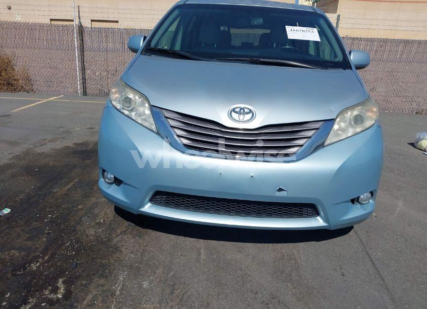 Photo 12 of 2015 Toyota Sienna XLE/LIMITED (VIN 5TDYK3DC2FS682372)