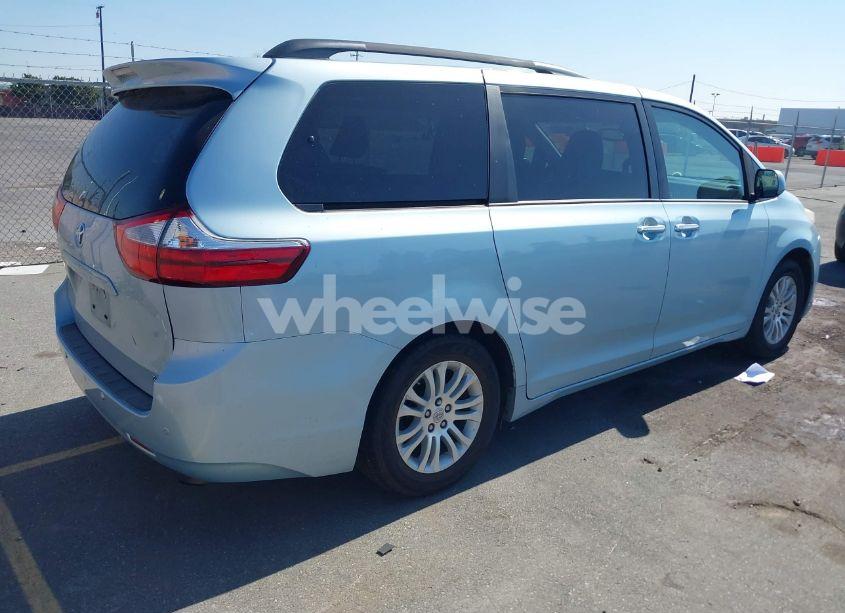Photo 4 of 2015 Toyota Sienna XLE/LIMITED (VIN 5TDYK3DC2FS682372)