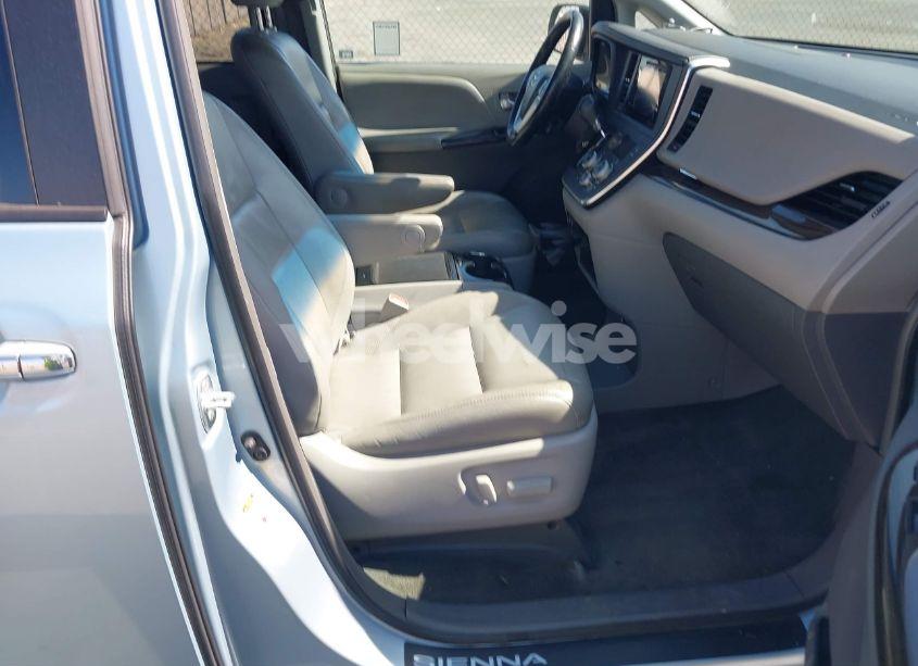 Photo 5 of 2015 Toyota Sienna XLE/LIMITED (VIN 5TDYK3DC2FS682372)