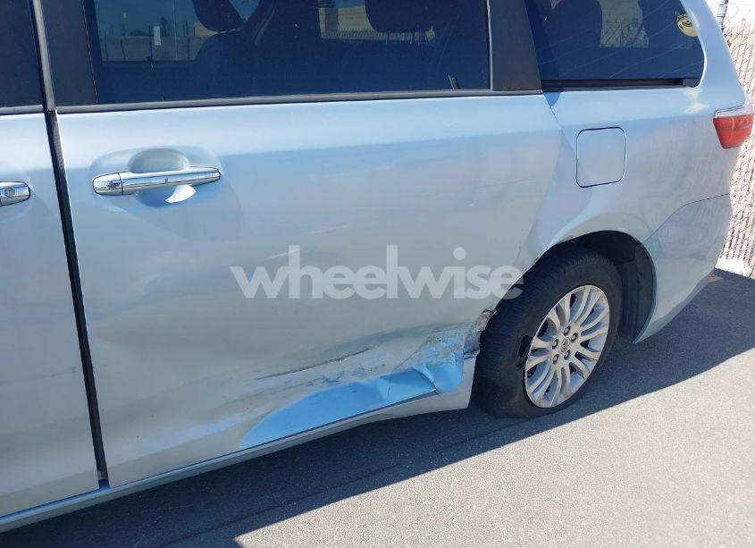 Photo 6 of 2015 Toyota Sienna XLE/LIMITED (VIN 5TDYK3DC2FS682372)